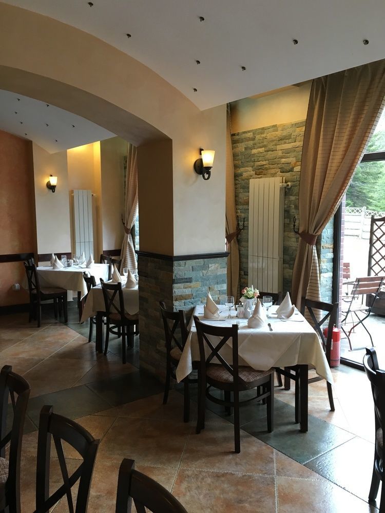 سِنايا Casa Iris-Hotel & Restaurant المظهر الخارجي الصورة